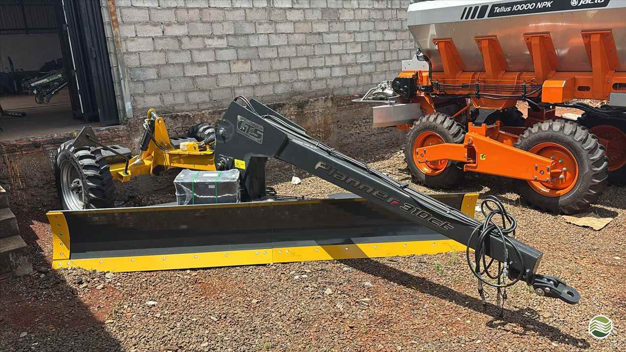IMPLEMENTOS AGRICOLAS PLAINA NIVELADORA PLAINA DE ARRASTO Freitas Máquinas - Jacto JATAI GOIAS GO